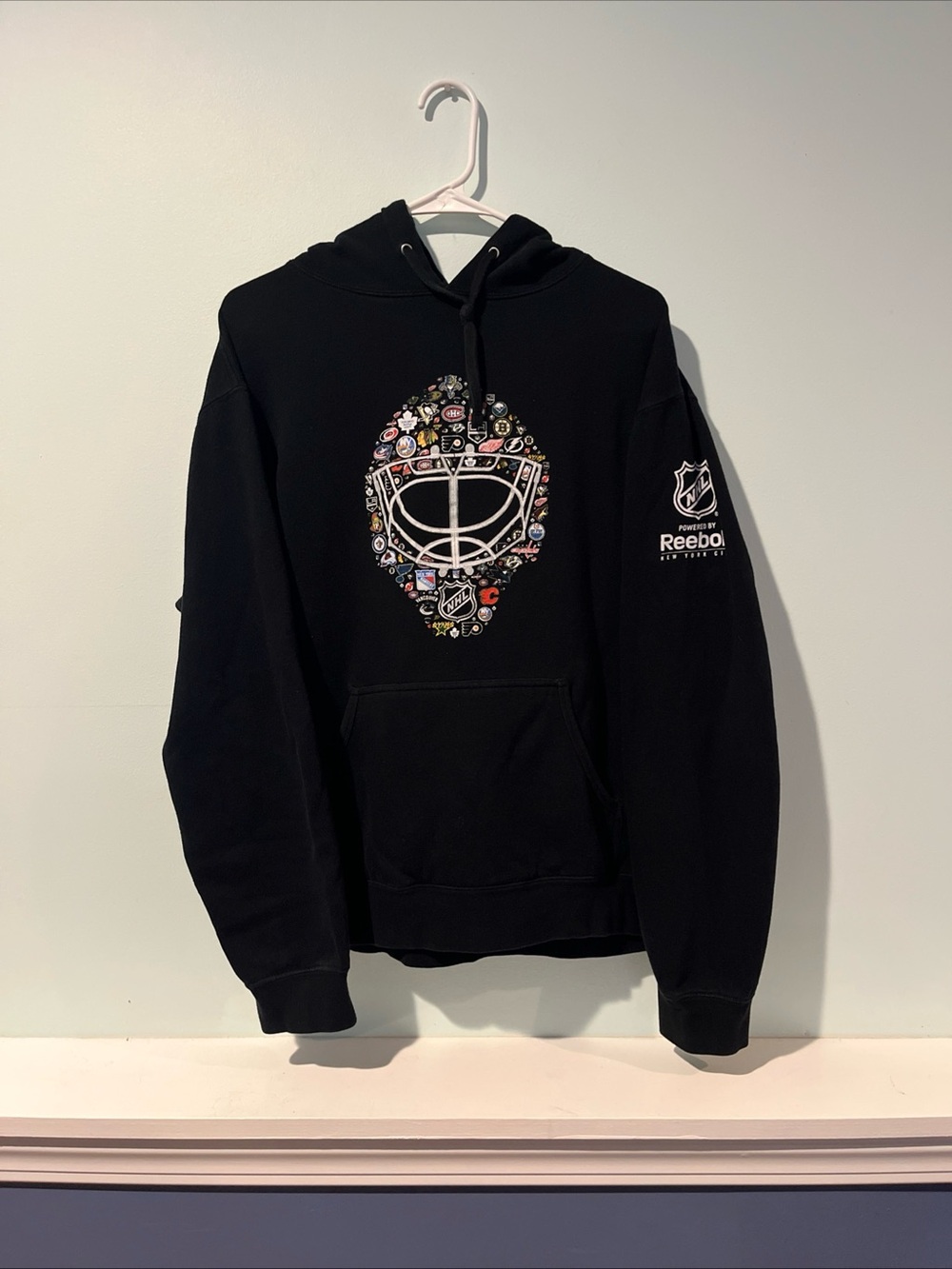 Reebok Men’s NHL NYC Black Hoodie Team Mask Graphic, Size Large